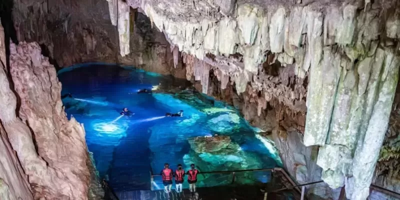 Gruta do Mimoso, Bonito MS: the cave where you get into the water