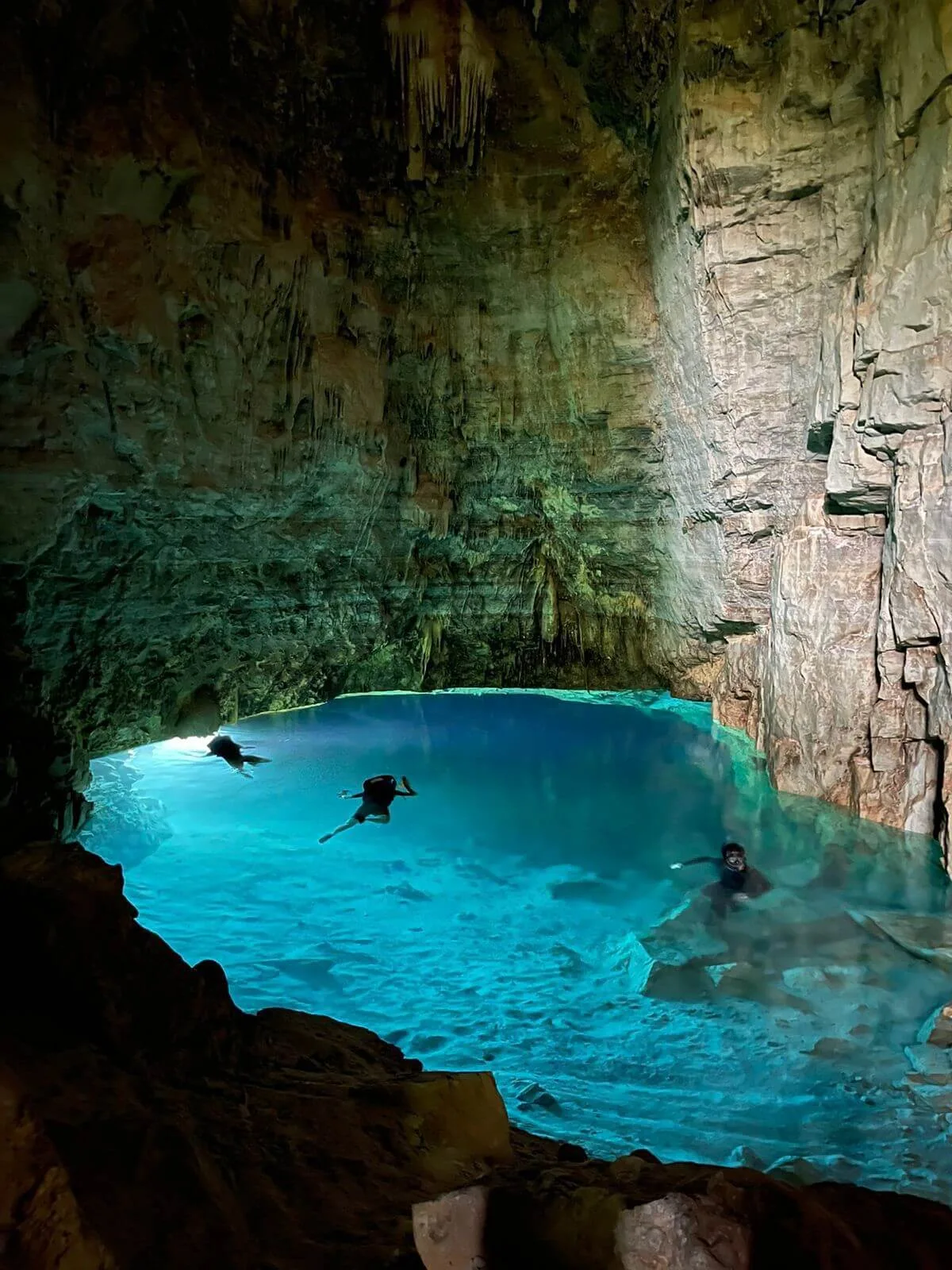 Gruta do Mimoso, Bonito MS: the cave where you get into the water
