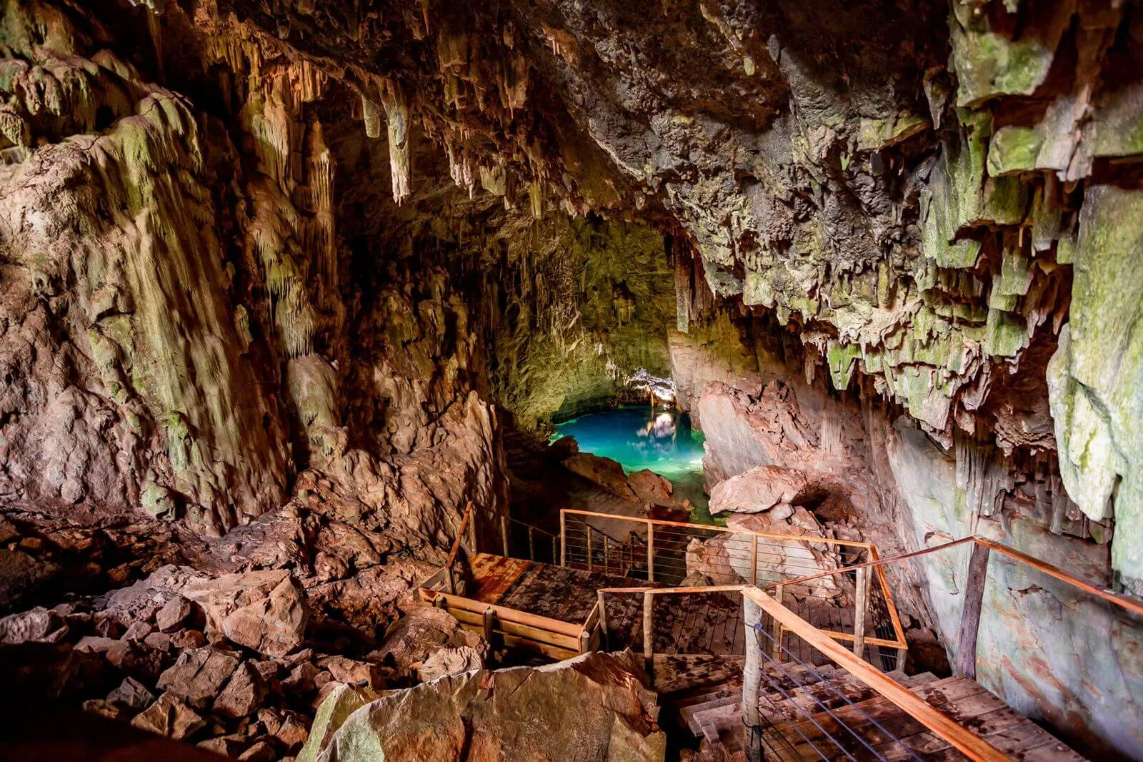 Gruta do Mimoso, Bonito MS: a caverna onde se entra na água