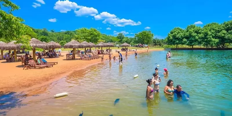 Nascente Azul, Bonito MS: a float, a waterfall and a whole day in one place