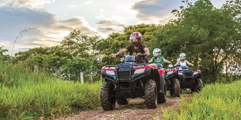 Quad sulla Trilha Boiadeira, Bonito MS: strade del bestiame e campo aperto