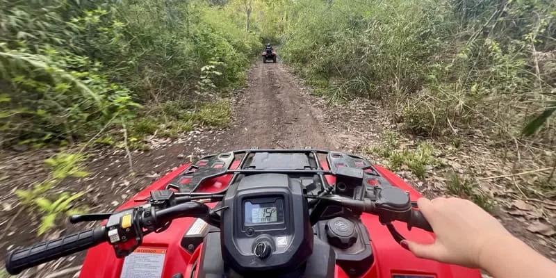 Quad biking the Serra Trail, Bonito MS: relief, forest and a viewpoint