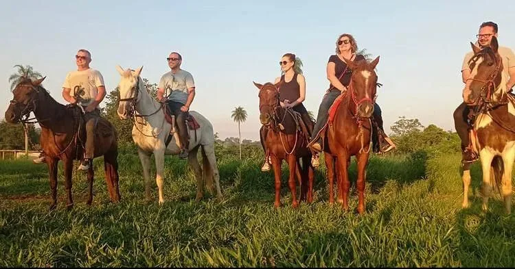 Équitation au Recanto do Peão, Bonito MS : la campagne au rythme de la ferme