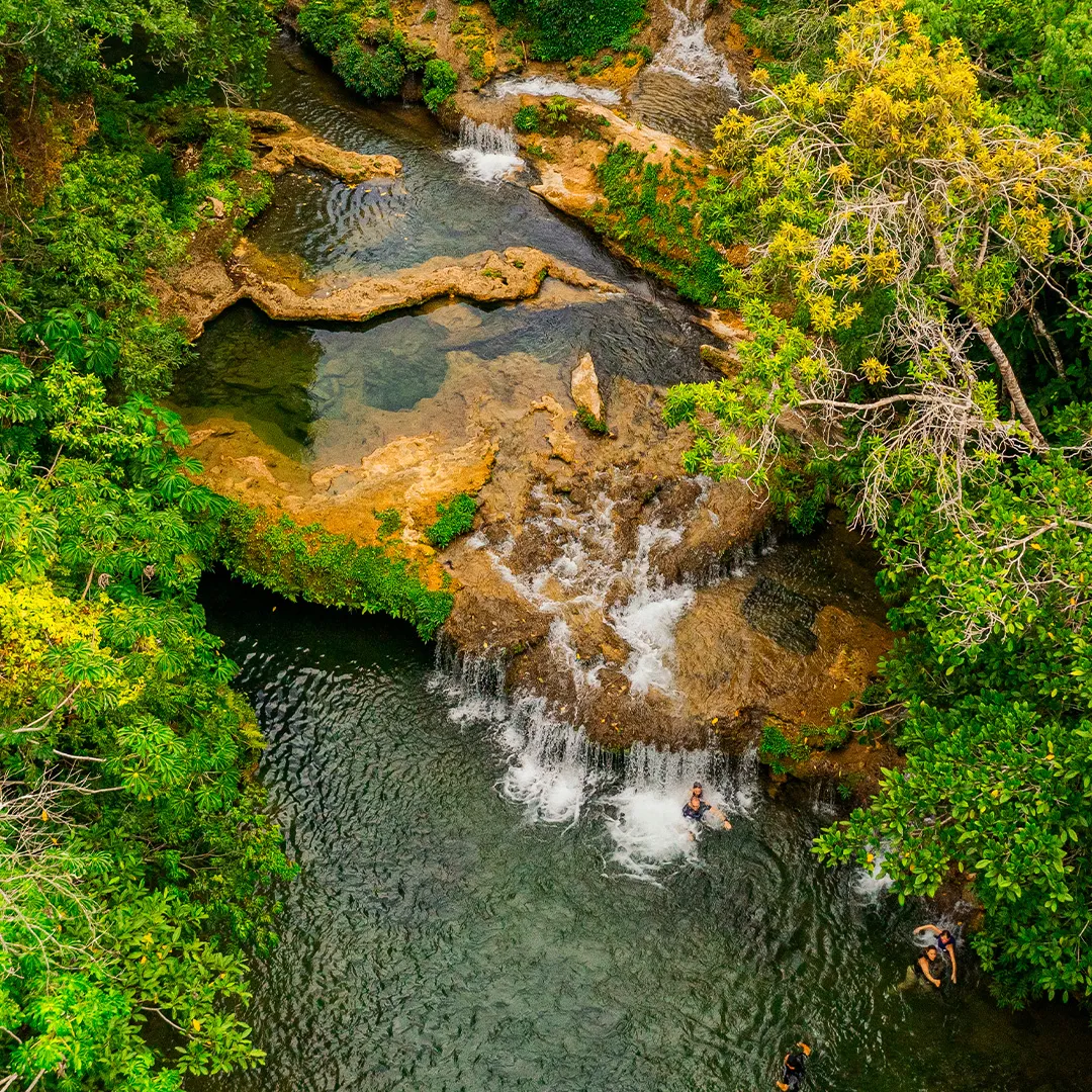 Rio do Peixe, Bonito MS: waterfalls, natural pools and a farm day
